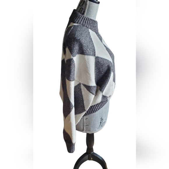 H&M Sweater - Picture 3 of 5